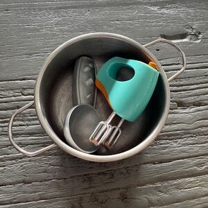 ❤️ 10 for $10, 5 for $5❤️ Kitchen/Play food set.